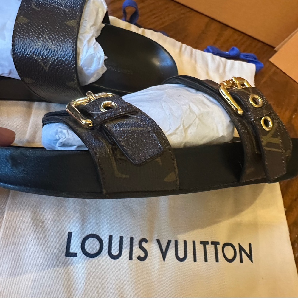 Louis Vuitton Monogram Sandals. Original Receipt, Dust Bags, Box. - Picture 3 of 10